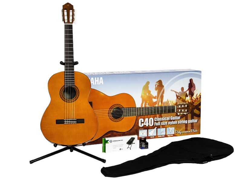 Yamaha C40 II Performance Pack - Klassisk gitarpakke med stativ, trekk, fotskammel og tuner